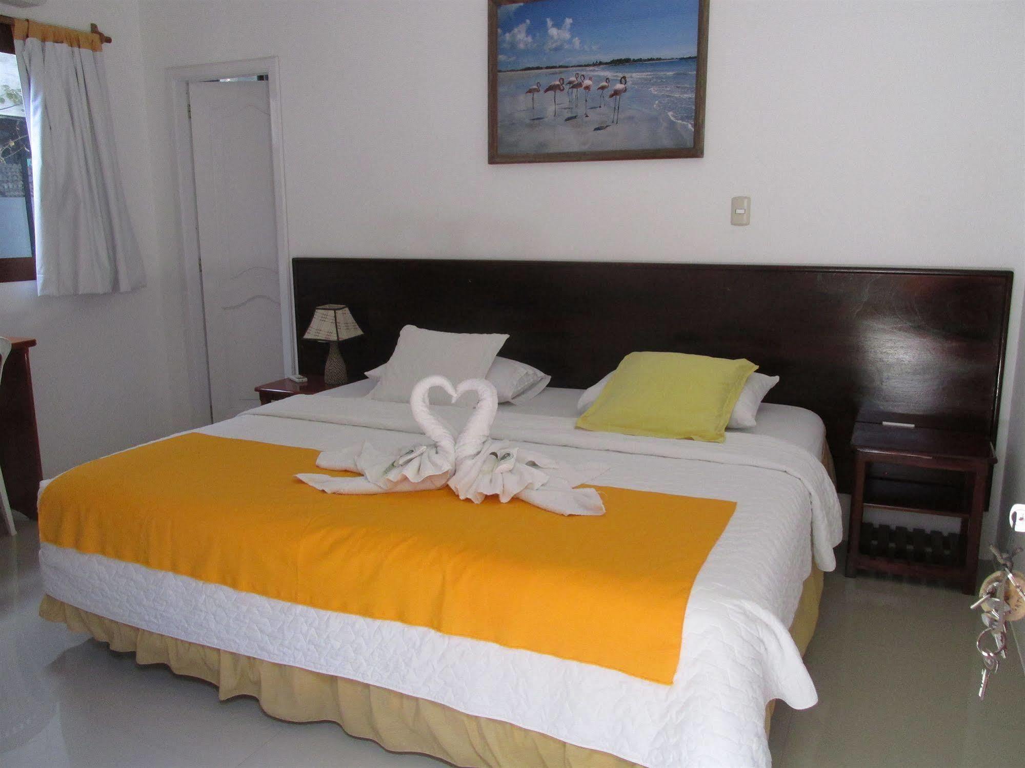 Hotel La Gran Tortuga - ᯤ Starlink Puerto Villamil Exterior foto